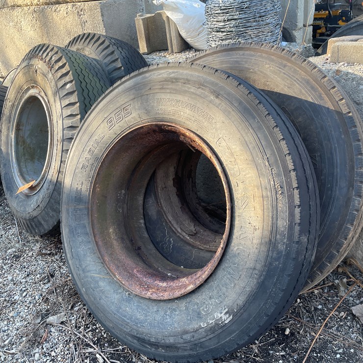 #6030 • (4) Tires on Dayton Rims