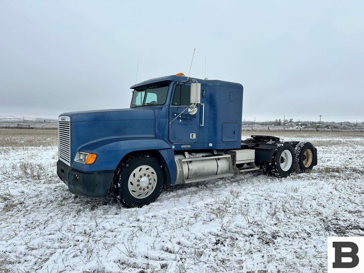 1999-freightliner-fld120-image-1