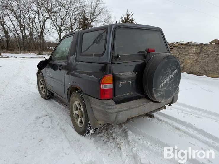 2003-chevrolet-tracker-image-7