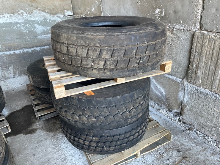 #6022-•-(3)-semi-tires-image-1