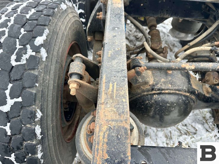 1999-freightliner-fld120-image-53