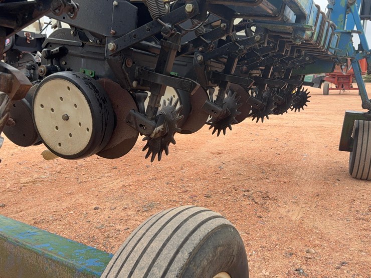 kinze-corn-planter-image-19