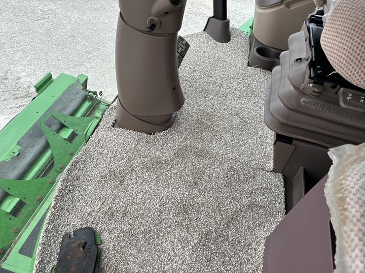 2014-john-deere-s660-image-99