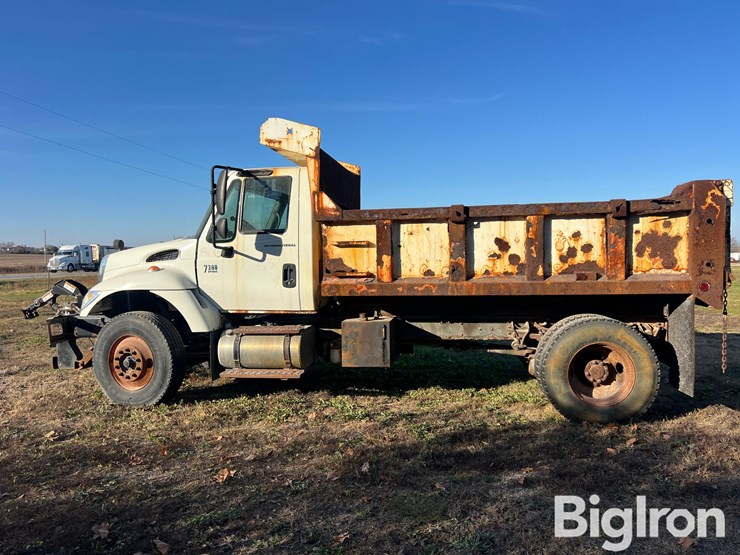 2006-international-7300-image-8