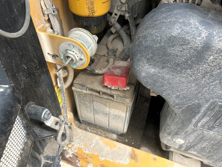 caterpillar-246d3-image-33