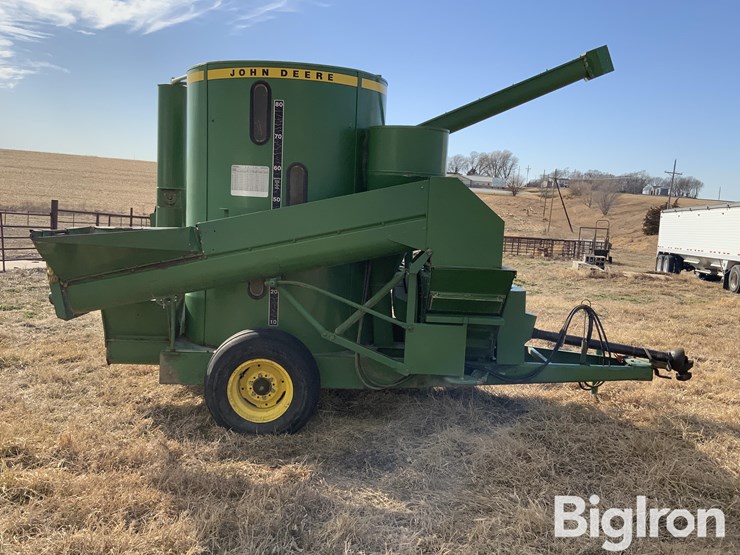 john-deere-700-image-4