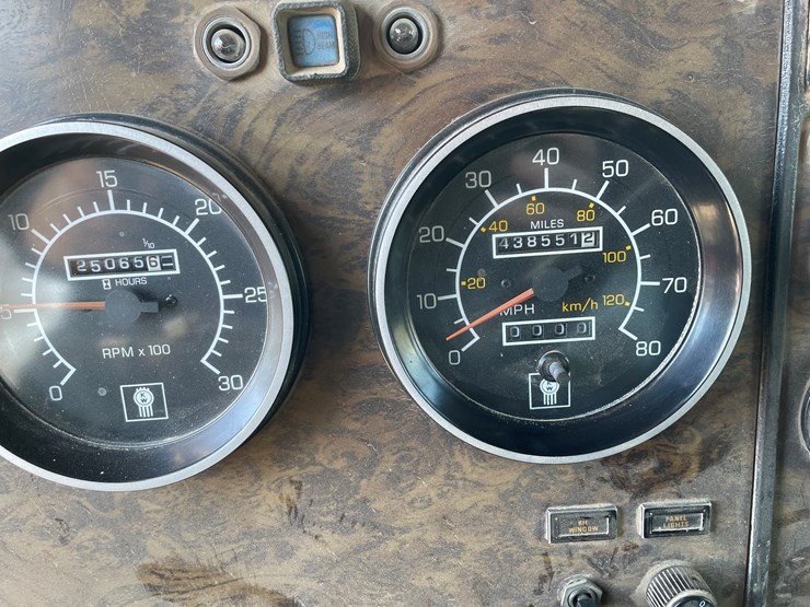 1997-kenworth-t800-image-58