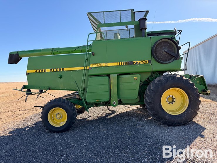 1988-john-deere-7720-titan-ii-image-4