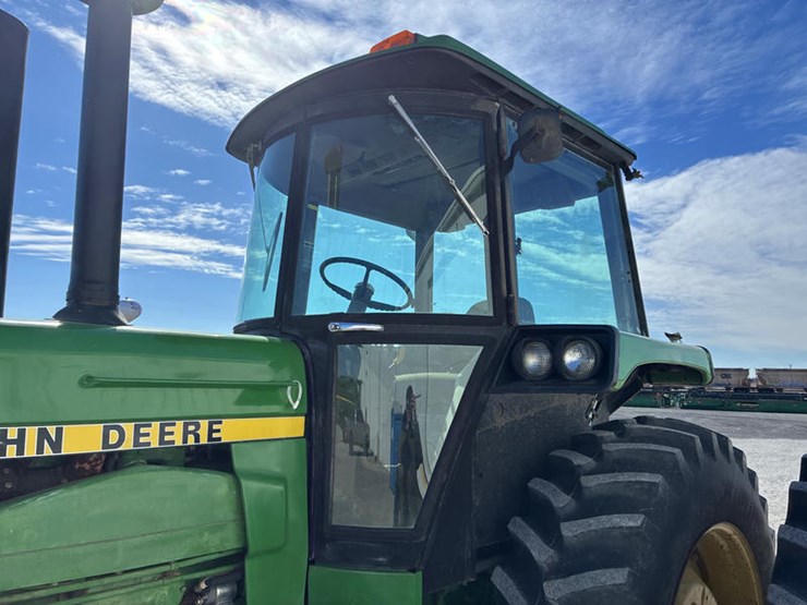 1984-john-deere-4650-image-30