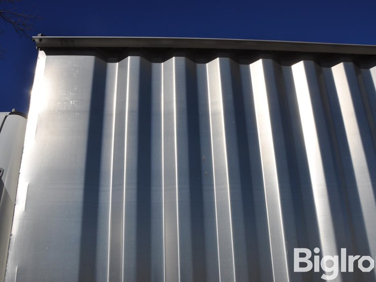 2007-freightliner-m2-106-image-16