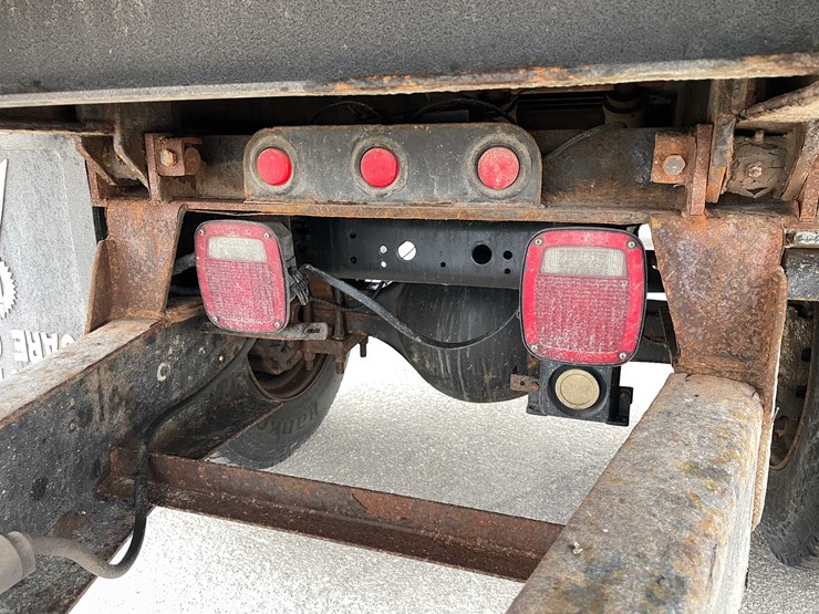 2006-ford-f650-xl-image-32