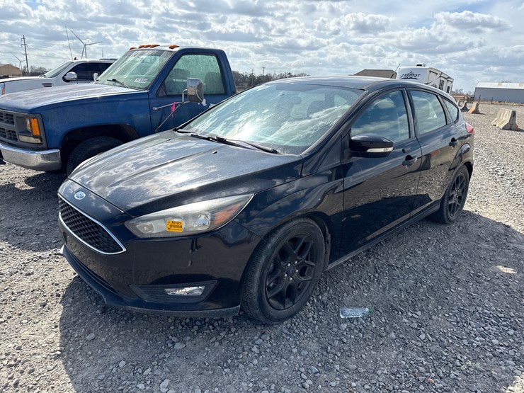 #35101-•-2016-ford-focus-hatch-back-1fadp3k28gl230543-inv#-35101-image-1