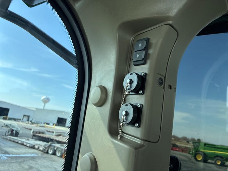 2023-john-deere-8rx-370-image-91