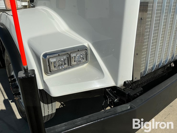 2020-kenworth-t800-image-12