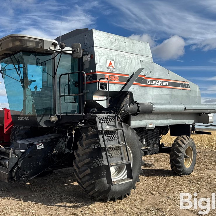 1994 GLEANER R52