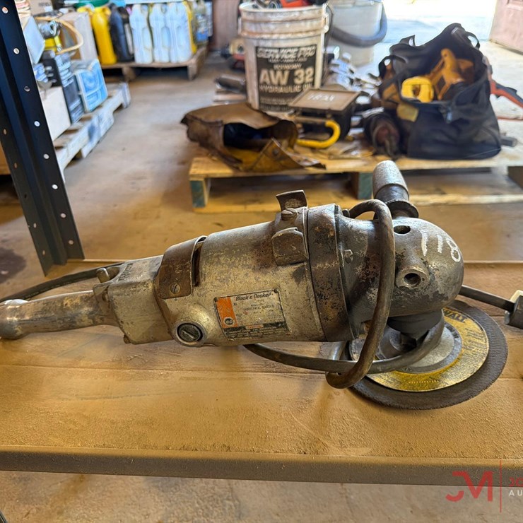 BLACK & DECKER ELECTRIC HEAVY DUTY INDUSTRIAL ANGLE GRINDER