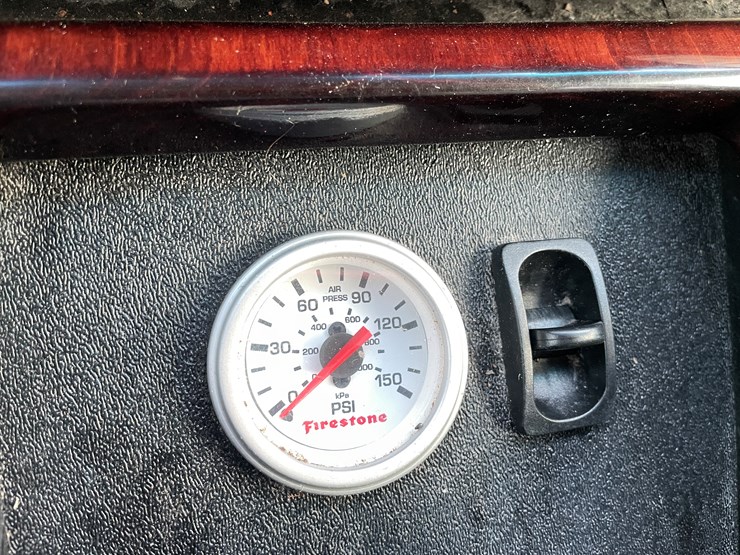 2012-chevrolet-3500hd-image-37