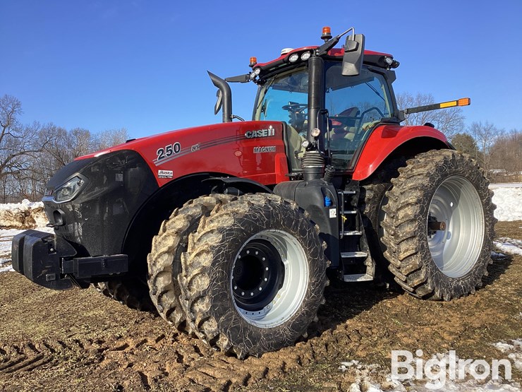 2022-case-ih-magnum-250-image-1
