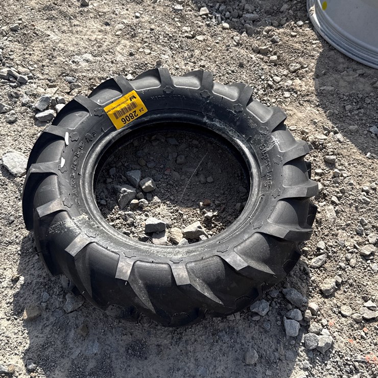 #2806 • (1) Carlisle Super Lug 6-12 Tire Inv# 2806