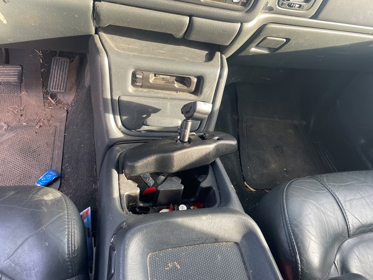 #1430-•-2002-green-gmc-sierra-(has-wi-title)-(of)-image-29