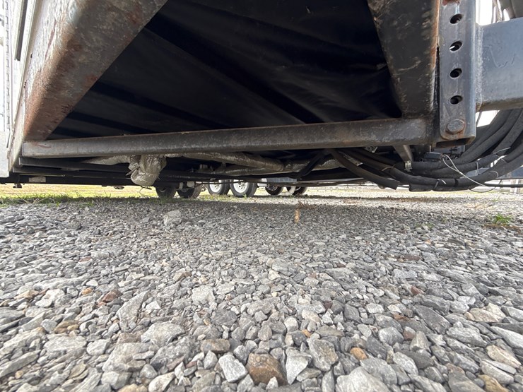 #38234-•-2012-comforts-of-home-22'-t/a-(3)-stall-mobile-shower-&-bathroom-4c9tn2225cm081303-inv#-38234-image-20