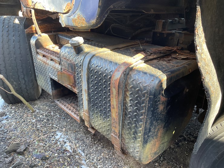 1993-mack-dm690s-image-34