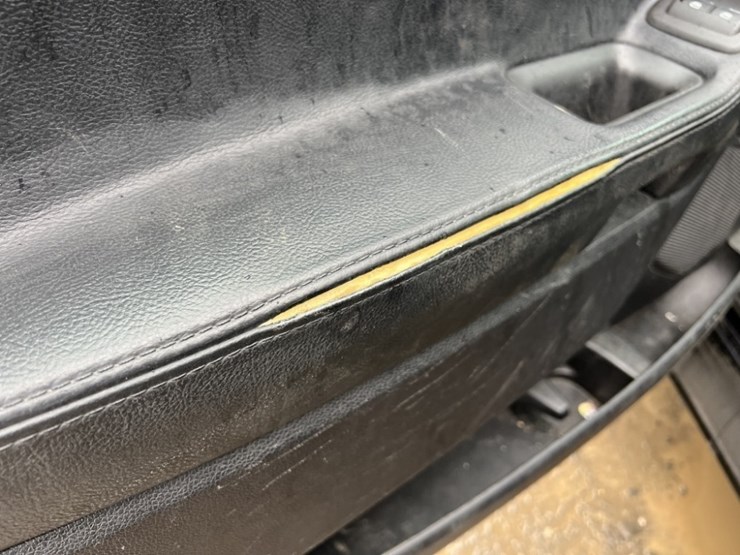 2018-ford-explorer-image-25