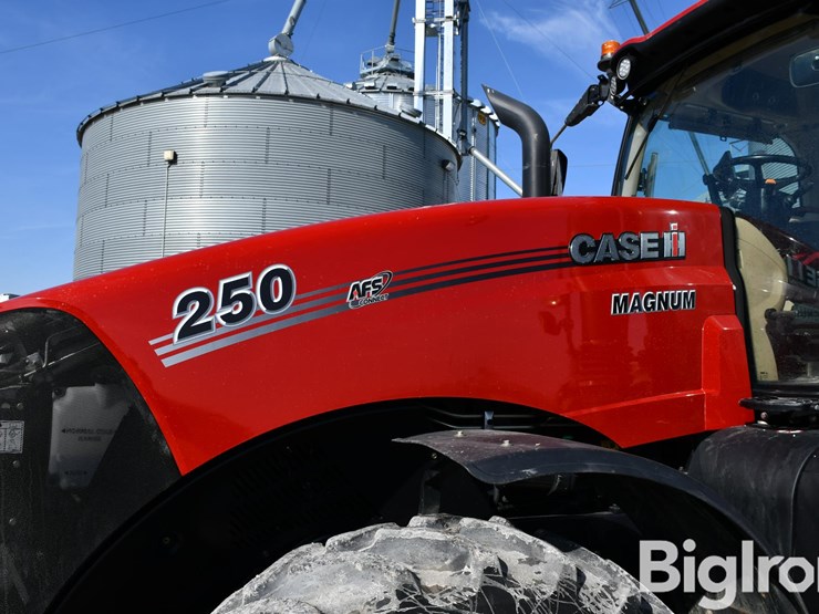 2021-case-ih-magnum-250-image-12