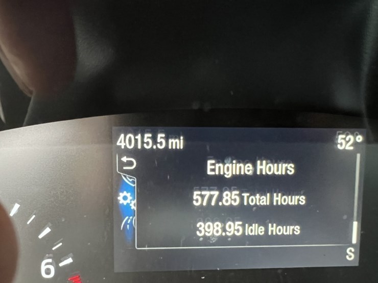 2023-ford-explorer-image-30