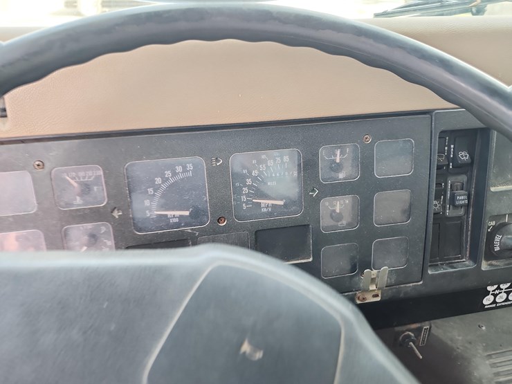 1989-case-ih-4700-image-22