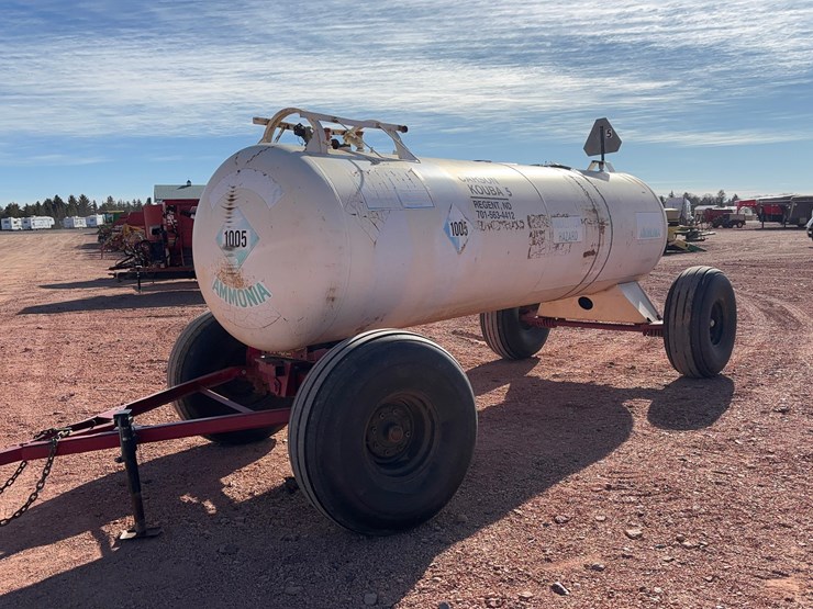 anhydrous-tank-with-trailer-image-3