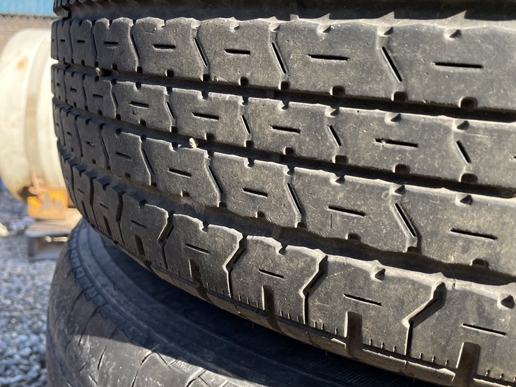 #6104-•-set-of-(4)-trailer-tires-on-8-bolt-rims-image-3