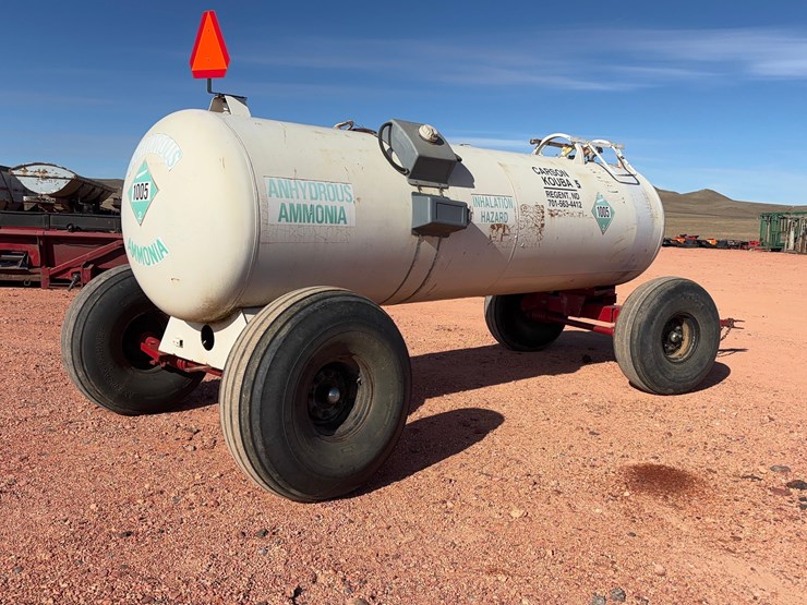 anhydrous-tank-with-trailer-image-6