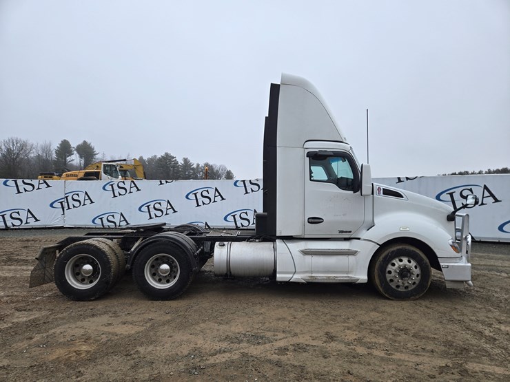 2017-kenworth-t680-image-6