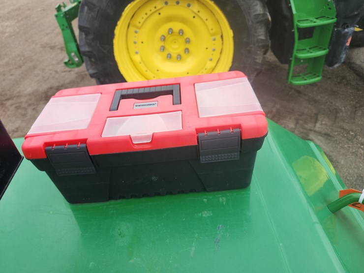 2011-john-deere-5045e-image-23