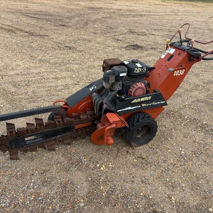 1999 DITCH WITCH 1030