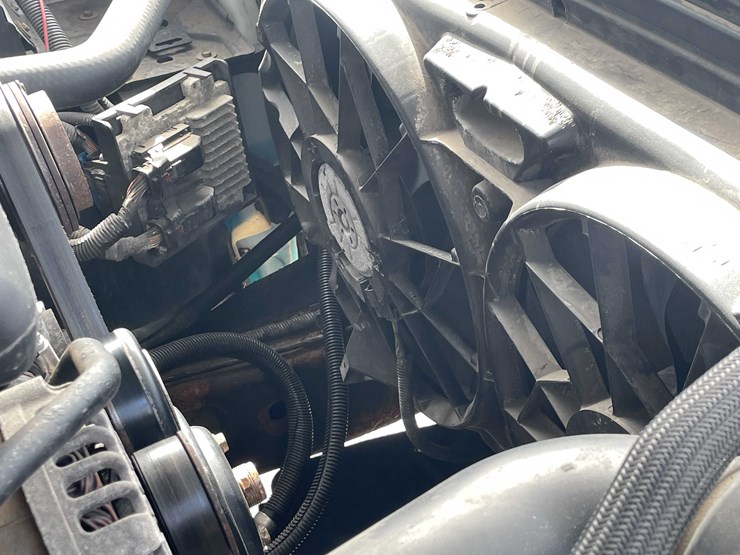 #1429-•-2008-white-chevy-silverado-(has-wi-title)-(of)-image-38