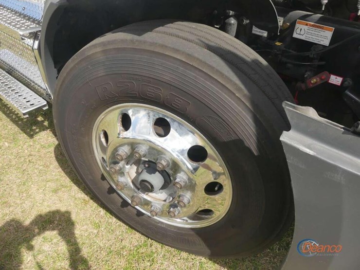 2025-freightliner-cascadia-116-image-10