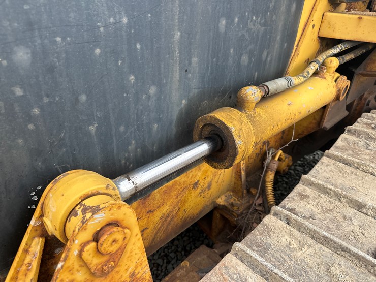 caterpillar-d4c-image-18