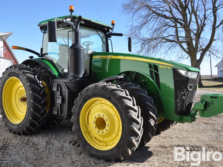 2019-john-deere-8345r-image-3