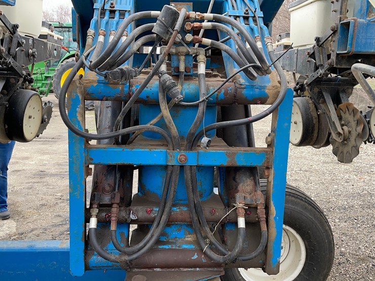 tag-#67,-kinze-12x30-image-18