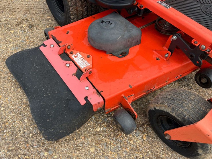 badboy-zt-elite-60"-zero-turn-mower-image-12