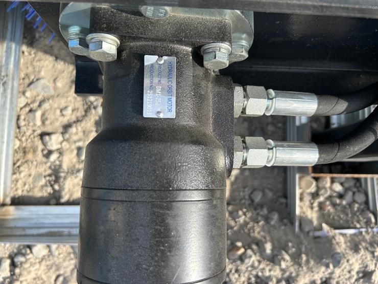 #2024-•-unused-jct-84"-angle-broom-inv#-40725-image-4