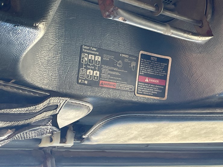 1993-mack-dm690s-image-41