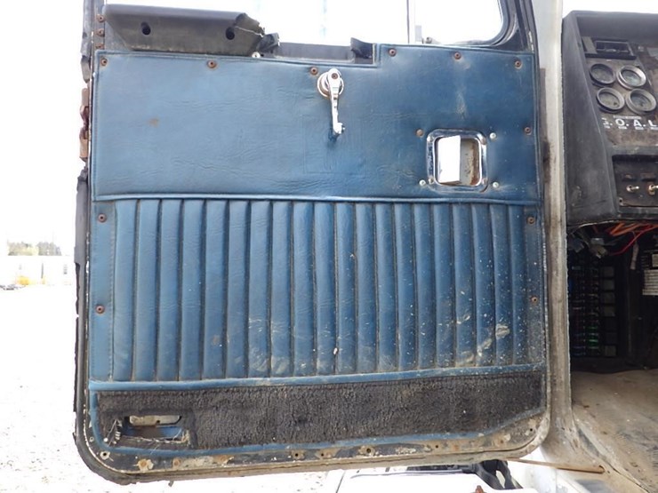 1987-kenworth-t600-image-28