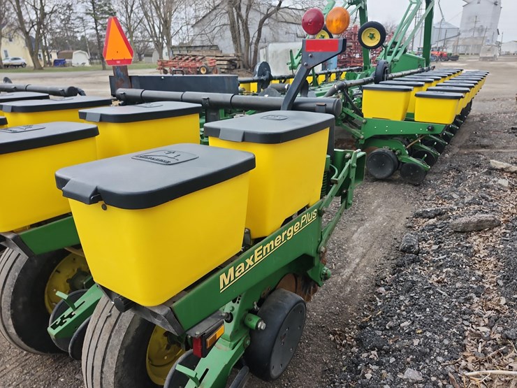 john-deere-1770-image-10