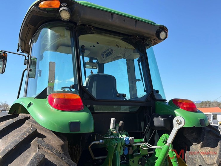 john-deere-6120e-image-11