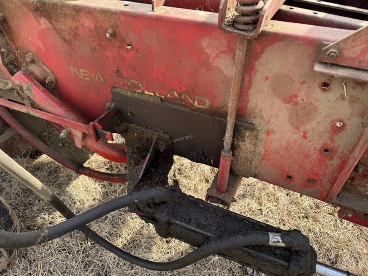 new-holland-273-image-8