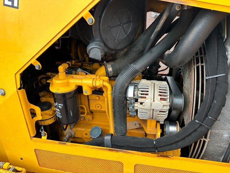 2012-deere-450j-lt-image-48