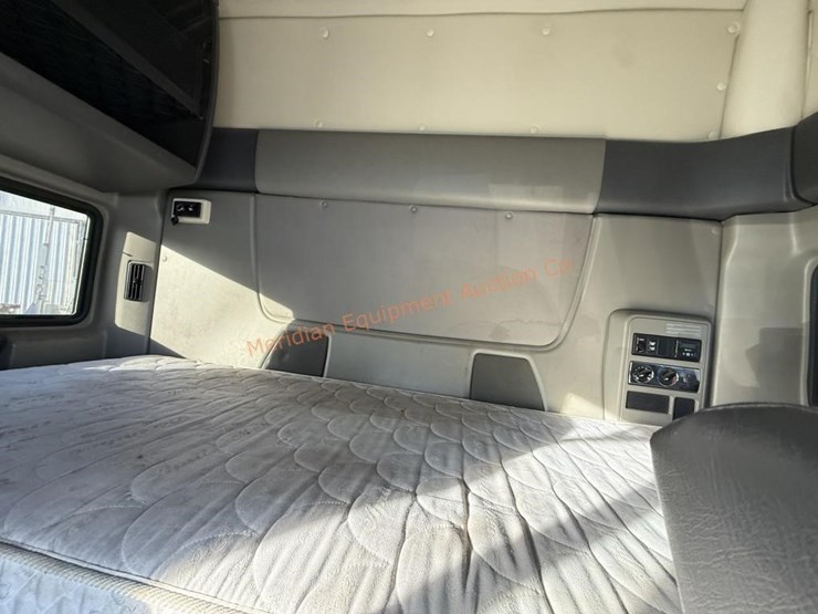 2017-international-prostar-image-25